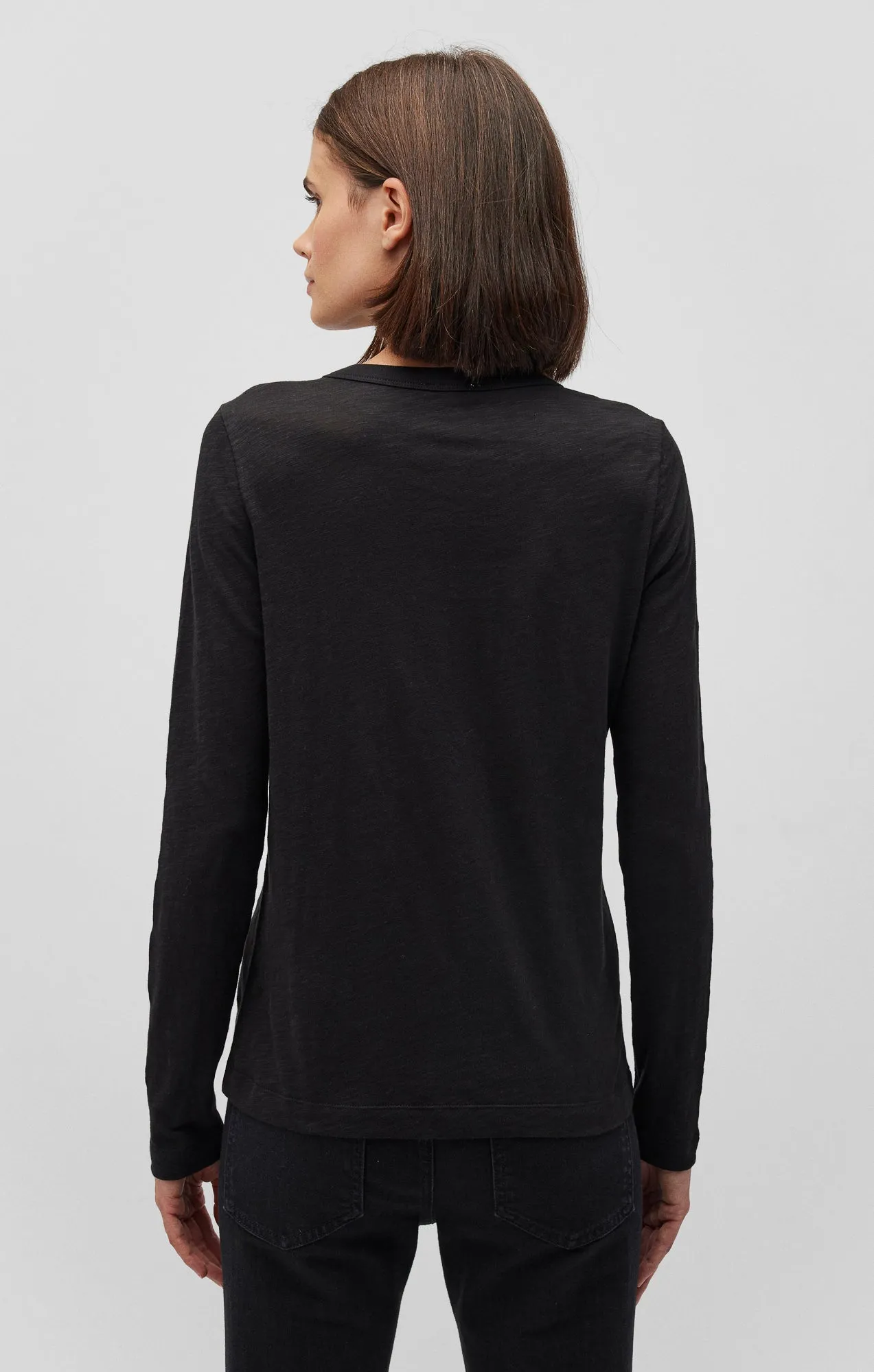 LONG SLEEVE CREW NECK T-SHIRT IN BLACK